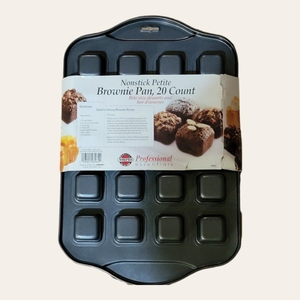 Two-Bite Brownies: Norpro 20-count Mini-Brownie Pan, NWT,